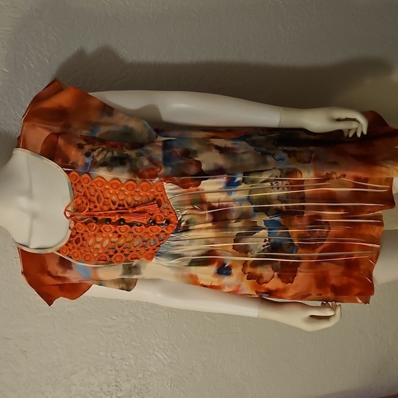 VTG ONE WORLD Floral Watercolor Lace-up Tunic - Picture 3 of 10